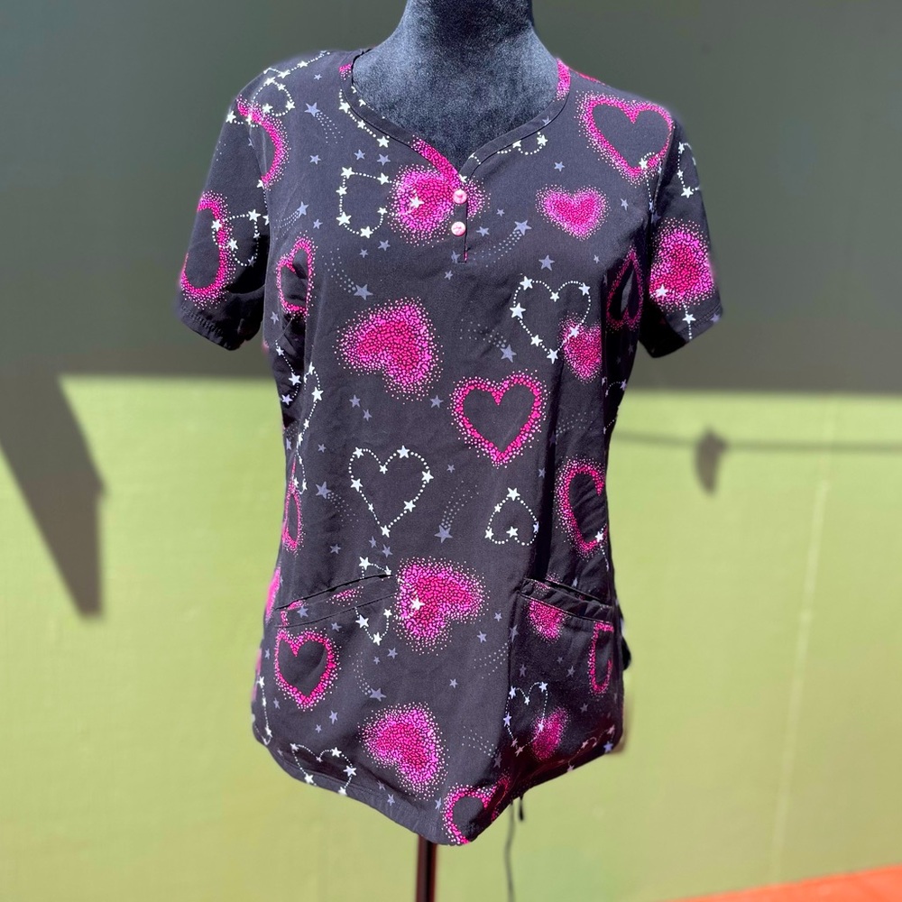 Scrub top size small healing hands